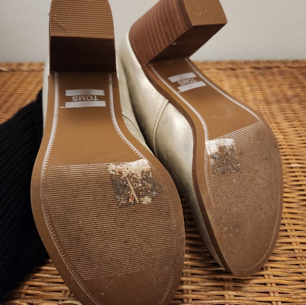 Toms Metallic Gold Lace Up Bootie - Picture 3 of 4